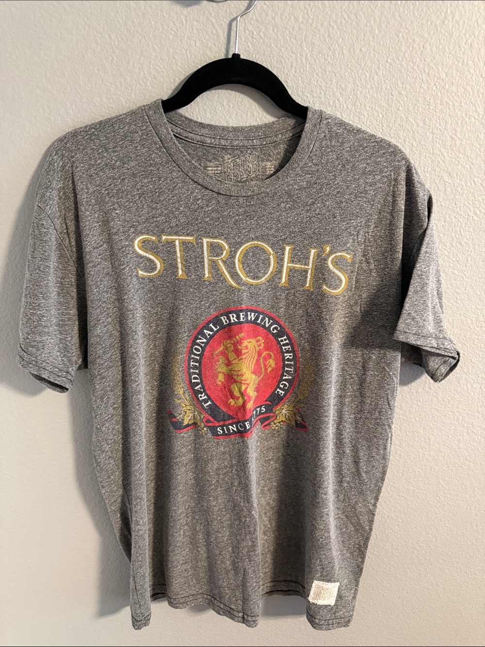 Original Retro Brand Grey Stroh's Logo Tee with Yellow and Red Crest